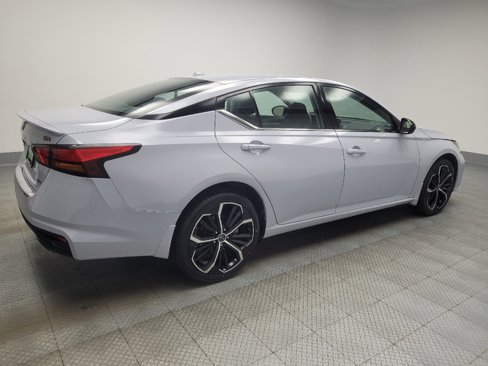Used 2023 Nissan Altima 2.5 SR image 10