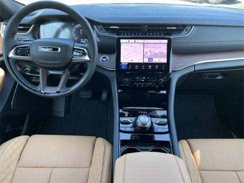 New 2025 Jeep Grand Cherokee Summit image 3