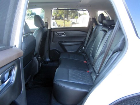 Used 2021 Nissan Rogue Platinum image 21