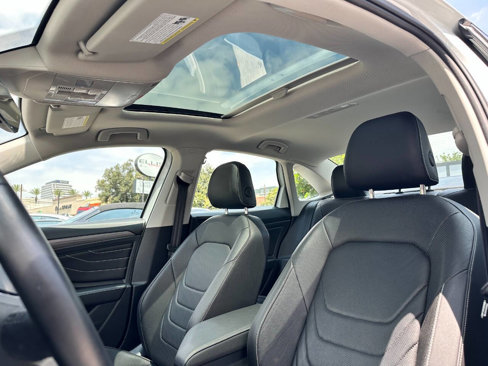 Used 2024 Volkswagen Jetta SEL image 21