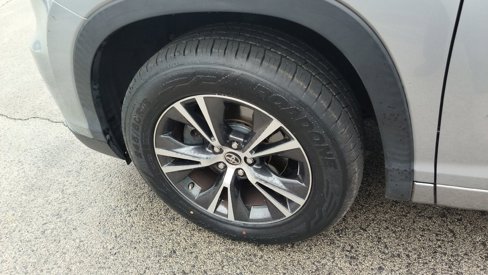 Used 2016 Toyota Highlander XLE image 24