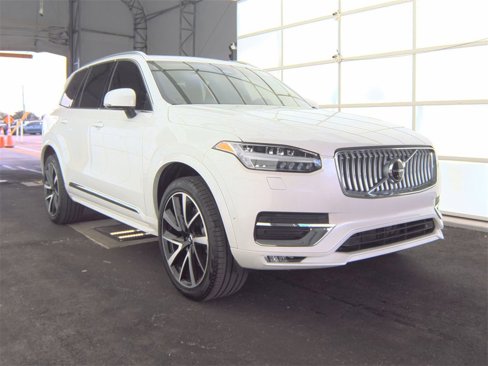 Used 2024 Volvo XC90 B5 Plus image 5