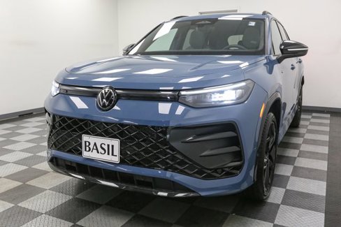 New 2025 Volkswagen Tiguan SE R-Line image 5