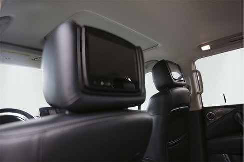 Used 2021 Nissan Armada Platinum w/ Captain's Chairs Package image 31