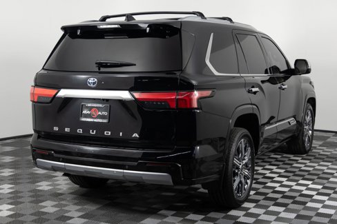 Used 2023 Toyota Sequoia Capstone image 7