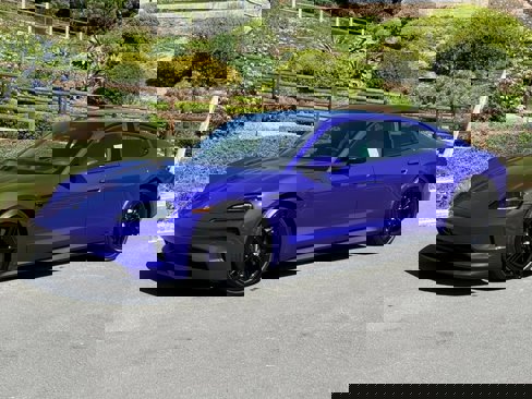 Used 2025 Porsche Taycan image 5
