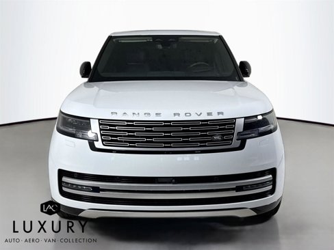 Used 2025 Land Rover Range Rover Autobiography image 9