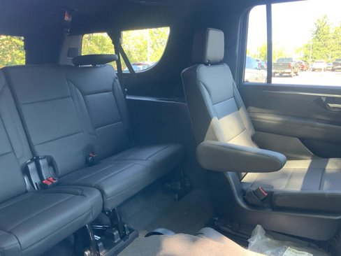 New 2026 Chevrolet Suburban Z71 w/ Comfort Package image 13