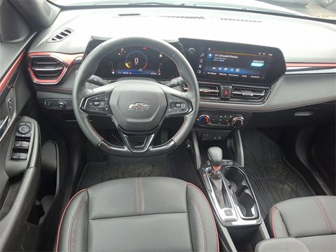 Used 2025 Chevrolet TrailBlazer RS w/ Driver Confidence Package image 11