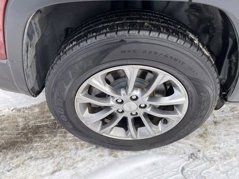 Used 2019 Jeep Cherokee Latitude Plus image 29