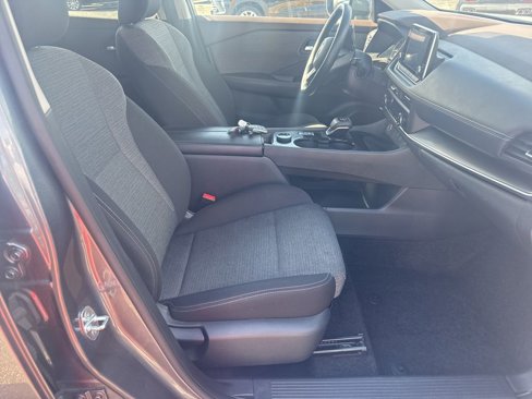 Used 2023 Nissan Rogue SV image 13
