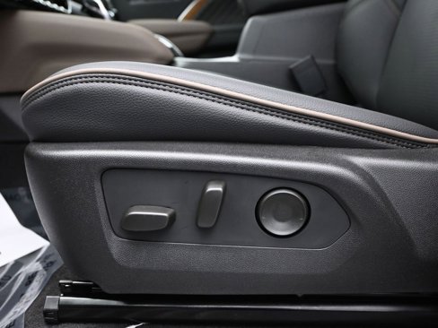 New 2026 GMC Canyon Denali image 18