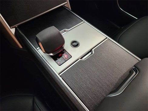 New 2025 Land Rover Range Rover SE image 19
