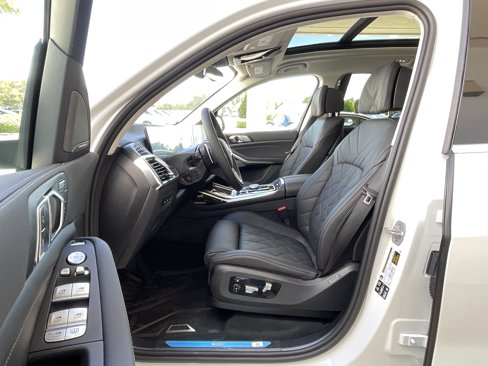 New 2026 BMW X7 xDrive40i w/ Premium Package image 10