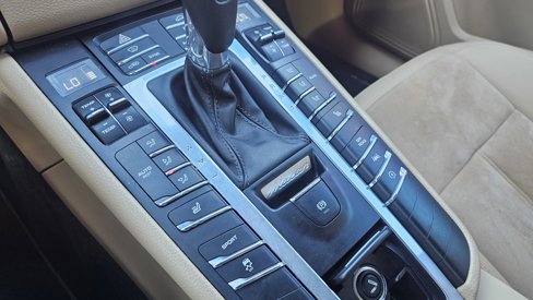 Used 2018 Porsche Macan image 26