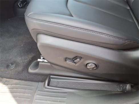 New 2025 Chrysler Voyager LX image 10