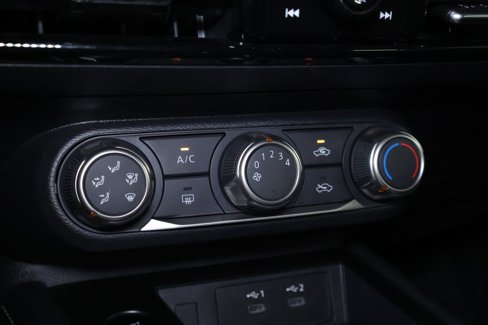 Used 2025 Nissan Kicks SV image 29
