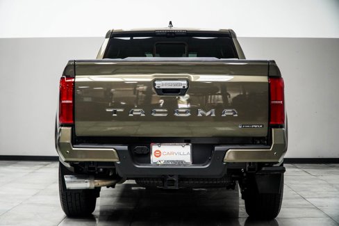 Used 2025 Toyota Tacoma Limited image 11