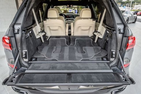 Used 2022 BMW X7 xDrive40i w/ M Sport Package image 11