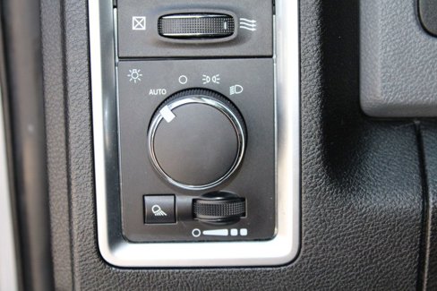 Used 2019 RAM 1500 Classic SLT image 33