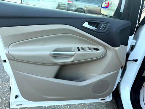 Used 2016 Ford Escape SE w/ Equipment Group 201A image 28