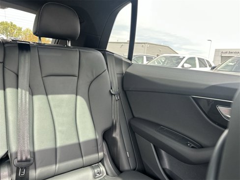 New 2025 Audi Q8 Premium image 14