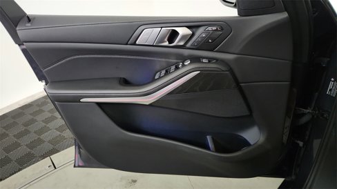 Used 2022 BMW X7 xDrive40i w/ Parking Assistance Package image 28