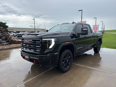 Used 2025 GMC Sierra 2500 AT4 w/ AT4 Premium Plus Package image 2