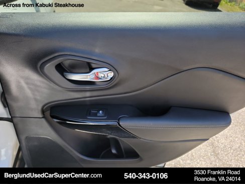 Used 2023 Jeep Cherokee Altitude Lux image 19