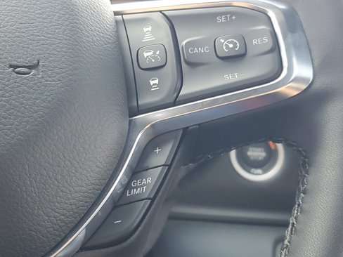 Used 2025 RAM 2500 Laramie image 15