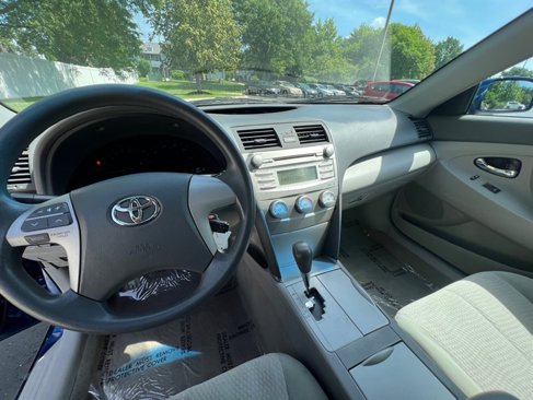 Used 2010 Toyota Camry LE image 28