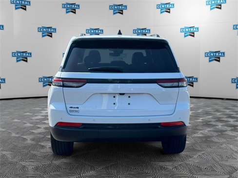 Certified 2023 Jeep Grand Cherokee Altitude image 5