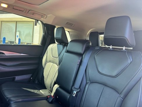 Used 2024 INFINITI QX60 Luxe image 18