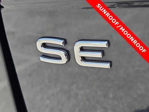 Used 2022 Volkswagen Tiguan SE image 8