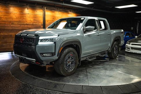 Used 2025 Nissan Frontier PRO-4X image 2