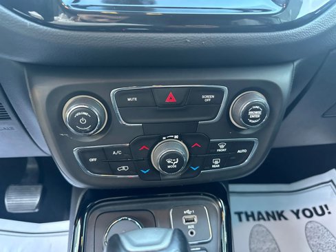 Used 2019 Jeep Compass Latitude image 21