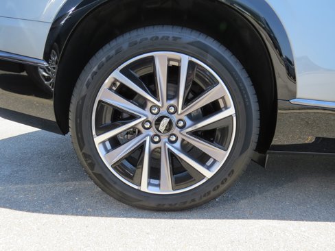 New 2026 Cadillac Vistiq Sport w/ LPO, Floor Liner Package image 10