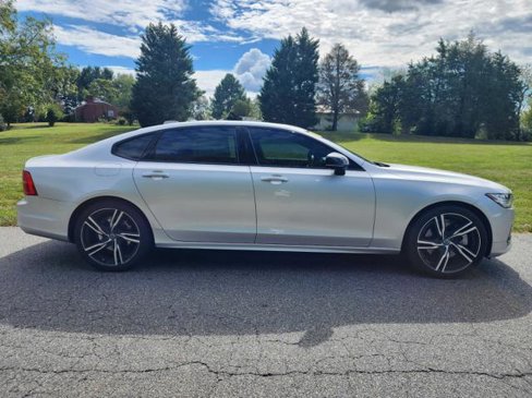 Used 2020 Volvo S90 T6 R-Design image 5
