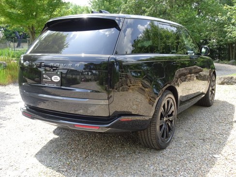 New 2025 Land Rover Range Rover SE image 12