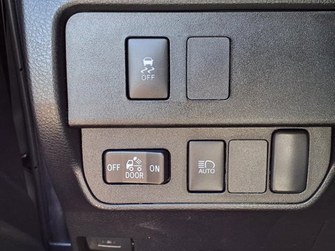 Used 2022 Toyota Tacoma SR image 10