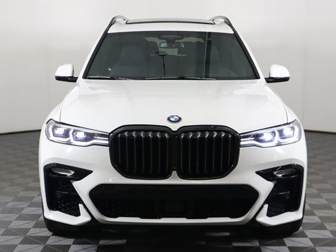 Used 2022 BMW X7 M50i image 16
