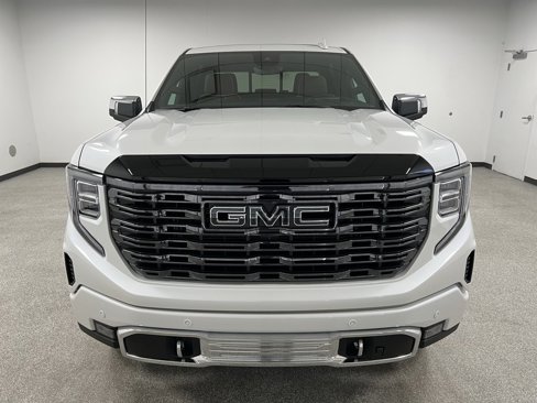Used 2025 GMC Sierra 1500 Denali Ultimate image 3