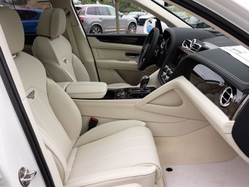 New 2025 Bentley Bentayga image 57