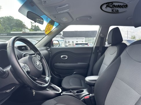 Used 2019 Kia Soul + image 11
