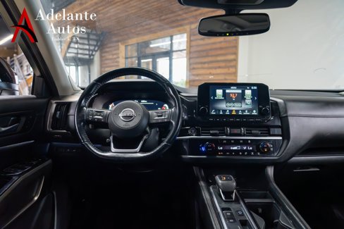 Used 2022 Nissan Pathfinder Platinum w/ Cargo Package image 13