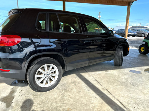 Used 2017 Volkswagen Tiguan S image 17