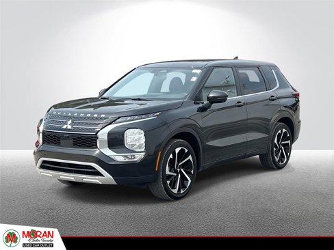 Used 2023 Mitsubishi Outlander SE image 1