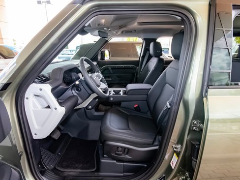 New 2025 Land Rover Defender 110 S image 36
