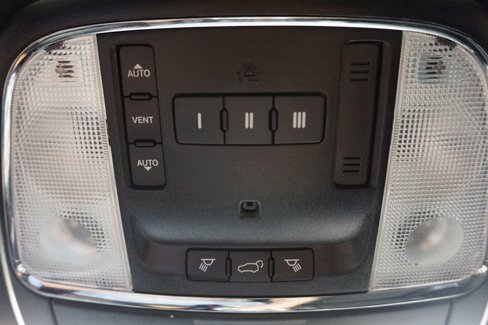 Used 2020 Jeep Grand Cherokee Altitude image 38