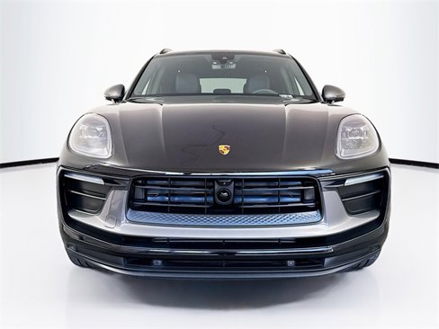 Used 2023 Porsche Macan Turbo image 6